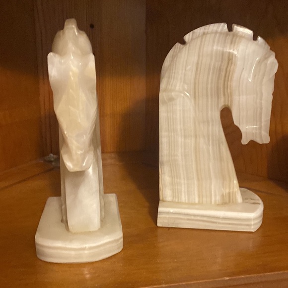 Mid century marble and onyx horse head bookends - Picture 2 of 6